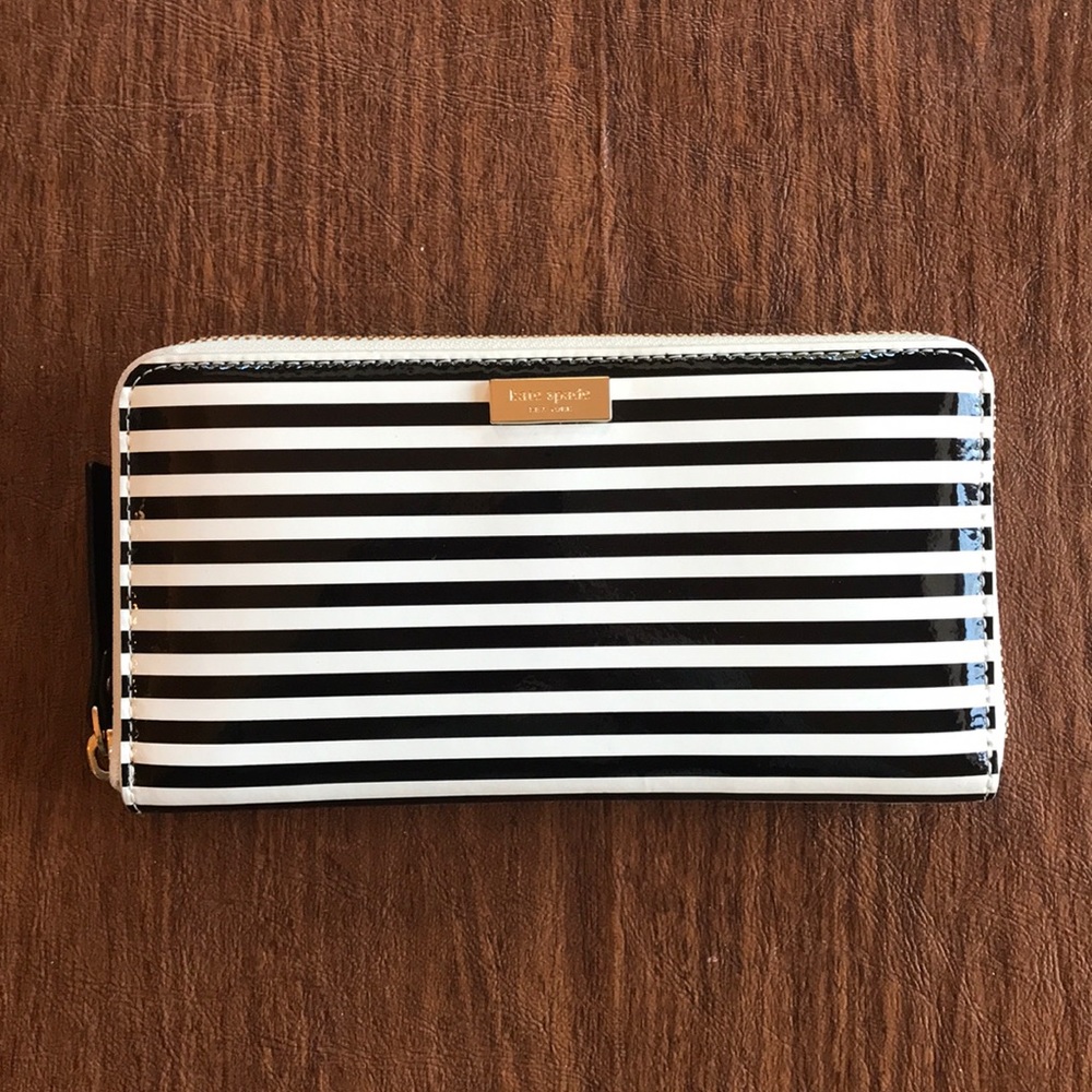 Kate spade black striped Stacey wallet